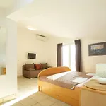 In By Interhome *